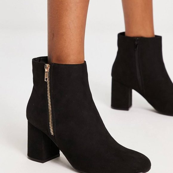 Le Chateau Suede Booties - Picture 1 of 6